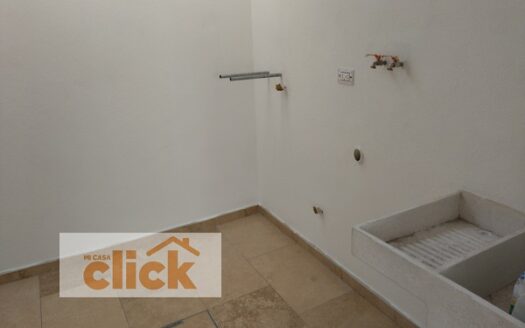 SE VENDE CASA EN ALTOZANO ( 7° RETORNO DE LOS ALPES NORTE)